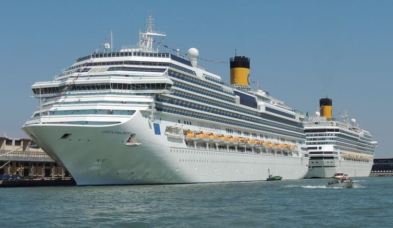 Duizenden passagiers nog steeds vast op schip Costa Cruises vanwege mogelijk coronageval