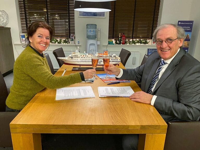 FST Group neemt Robinson Cruises over
