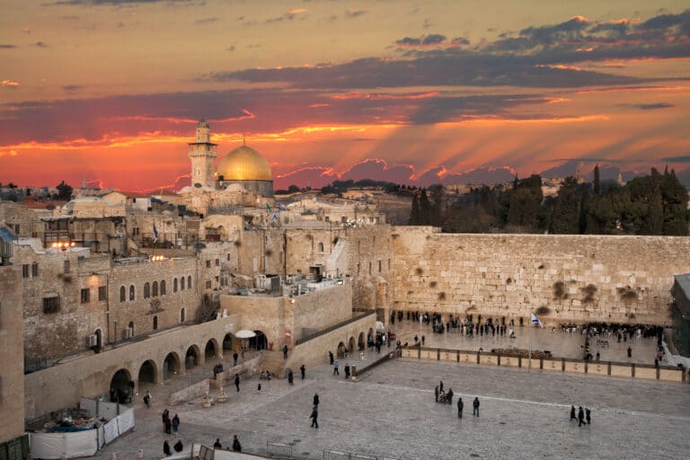 Israël wil Trump Station bij Klaagmuur bouwen