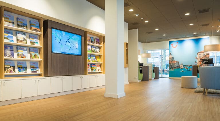 TUI: reisbureaus twee weken dicht