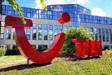TUI sluit tot 19 januari zijn 130 eigen reisbureaus
