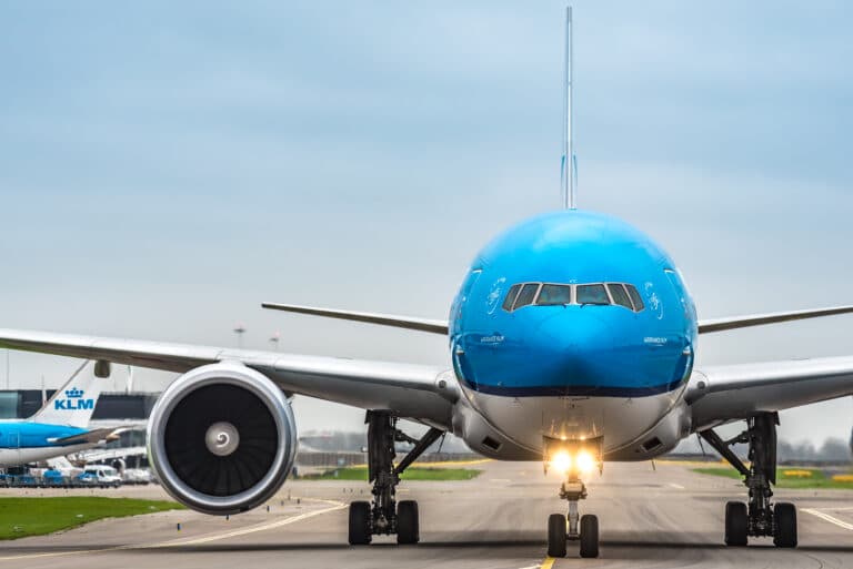 KLM-cabinepersoneel wil 1,5 meter afstand aan boord