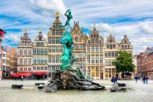 België zet Nederland op rood