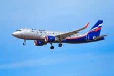 Aeroflot: passagiers die mondkapje weigeren in apart deel toestel
