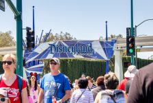 Disneyland bij Los Angeles tijdelijk vaccinatielocatie