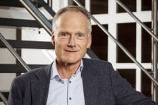 Oostdam: ‘Teleurstelling over verlenging reisadvies; toon kabinet was positief’