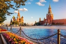 EU scherpt leveren toeristische activiteiten aan Rusland verder aan