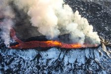 Vliegverkeer bij Reykjavik stilgelegd vanwege vulkaanuitbarsting