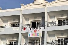 Proefreizigers op Rhodos hangen de lakens uit