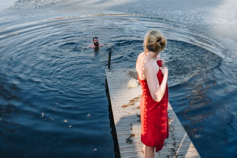 Dwaal door de natuur en spot wilde dieren in Estland