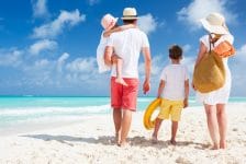 Aantal buitenlandse vakanties in 2020 gehalveerd