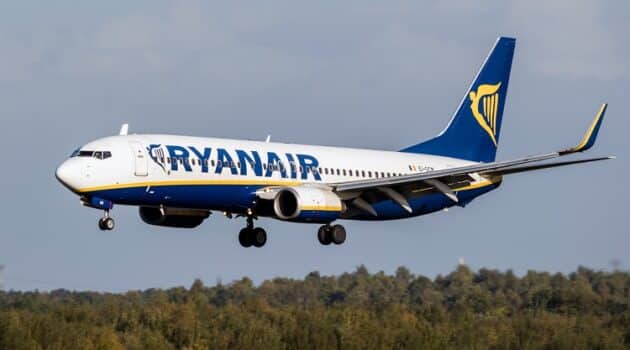 Vliegtuig krijgt klapband bij landing op Eindhoven Airport