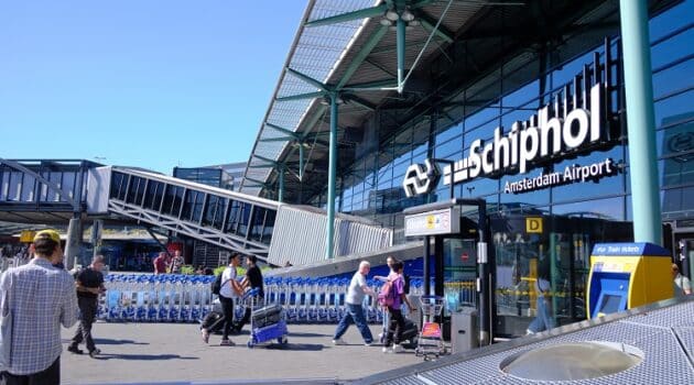 Schiphol: bijna een ouderwets zomerseizoen