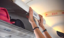 Duitse consumentenclub bindt strijd aan met budgetvliegers om handbagage