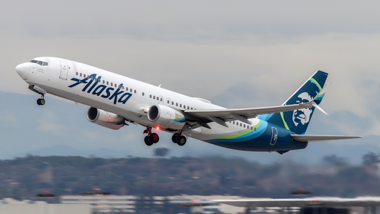 Justice Department investigates near-miss with Alaska Airlines Boeing 737-8 Max