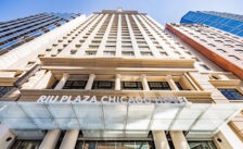 Riu Plaza Chicago opens its doors