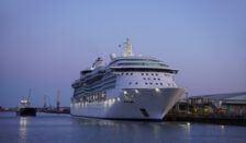 Climate stickers block locks in IJmuiden and passage through cruise ship