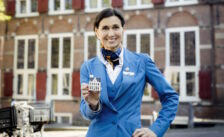 KLM presenteert nieuw huisje op 105-de verjaardag