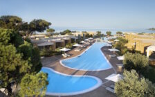 Ikos Resorts viert tienjarig bestaan