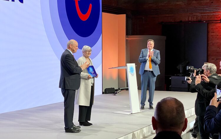 Eerbetoon aan Carmen Riu bij uitreiking van TUI Global Hotel Awards