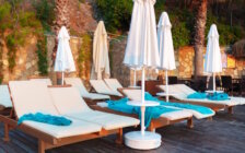 Rechter: hotel moet eigen huisregels tegen handdoekje leggen naleven