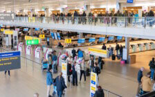 Schiphol: deze zomer meer passagiers; vluchtupdates via WhatsApp