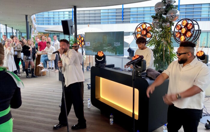 Rolf Sanchez performing at Transavia event