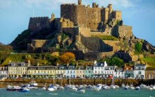 Sunair Vakanties verzekert vliegaanbod Kanaaleilanden met KLM en Aurigny